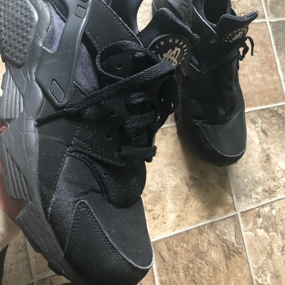 black huaraches mens size 10